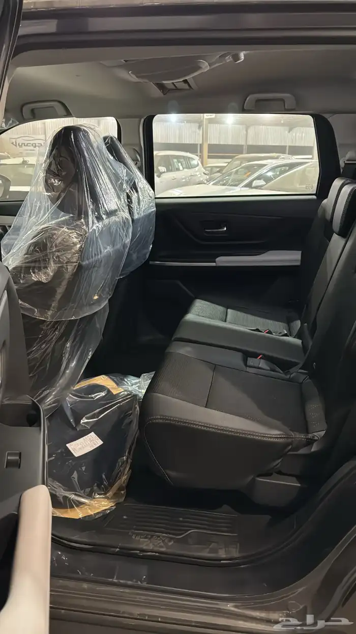 تويوتا فيلوز GLX بنزين 2025 9