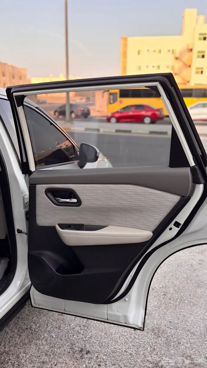 نيسان اكس تريل 11