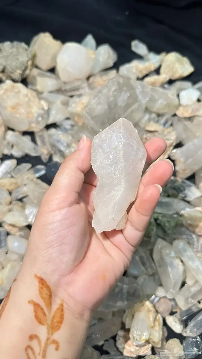 احجار مستخرجه من تحت الارض 20