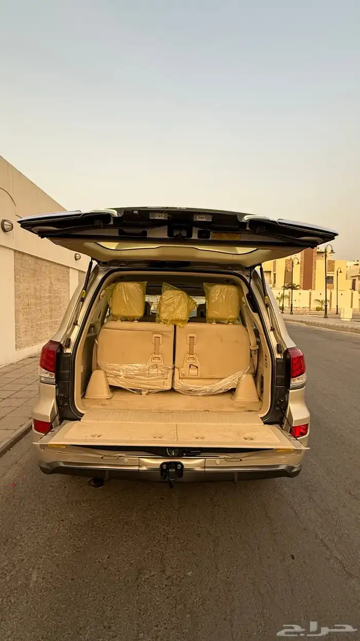 جيب لكزس سبورت 18