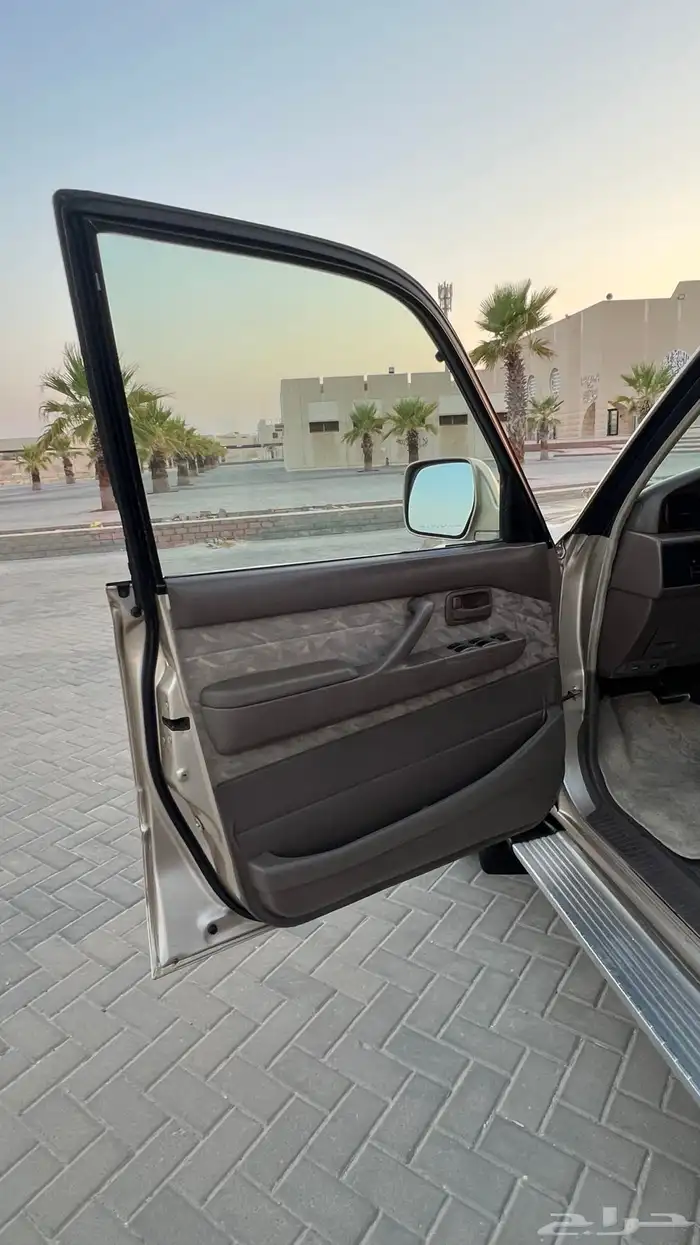تويوتا لاندكروزر 1997 25