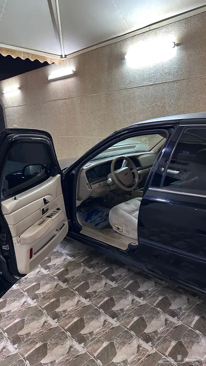 فورد فكتوريا 16