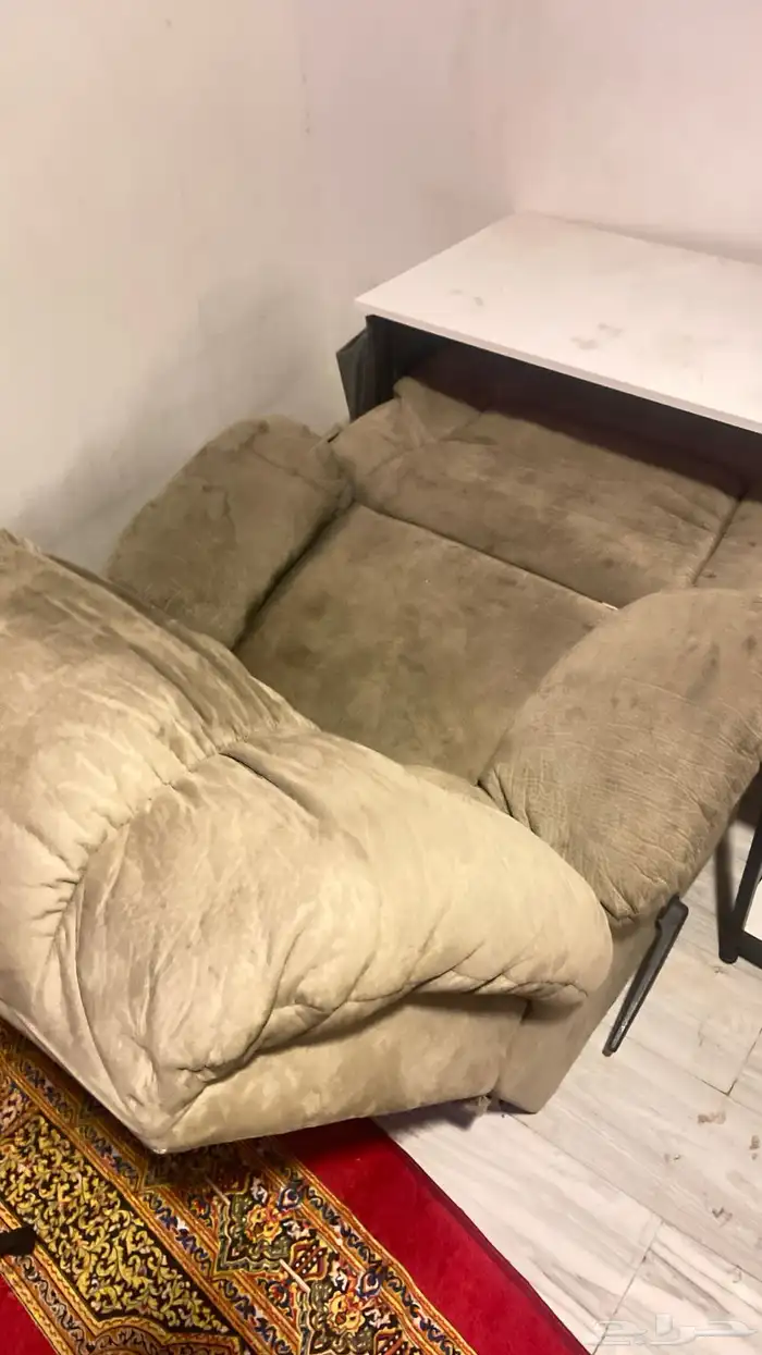 للبيع طاوله وكرسي 2