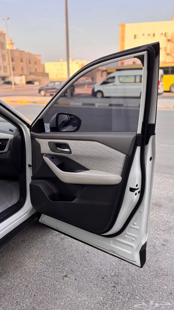 نيسان اكس تريل 10