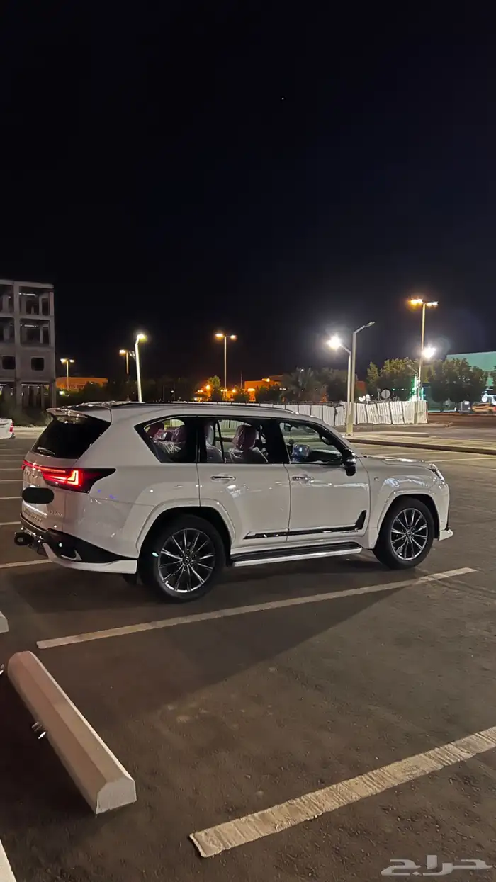 للبيع لكزس اف سبورت بريمي 2022 9