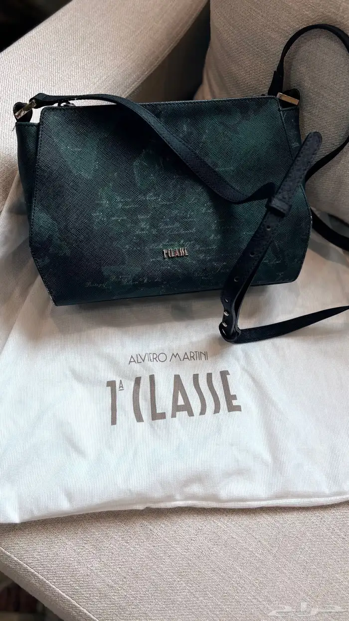 شنطه الفيرومارتيني يد نسائيه 0