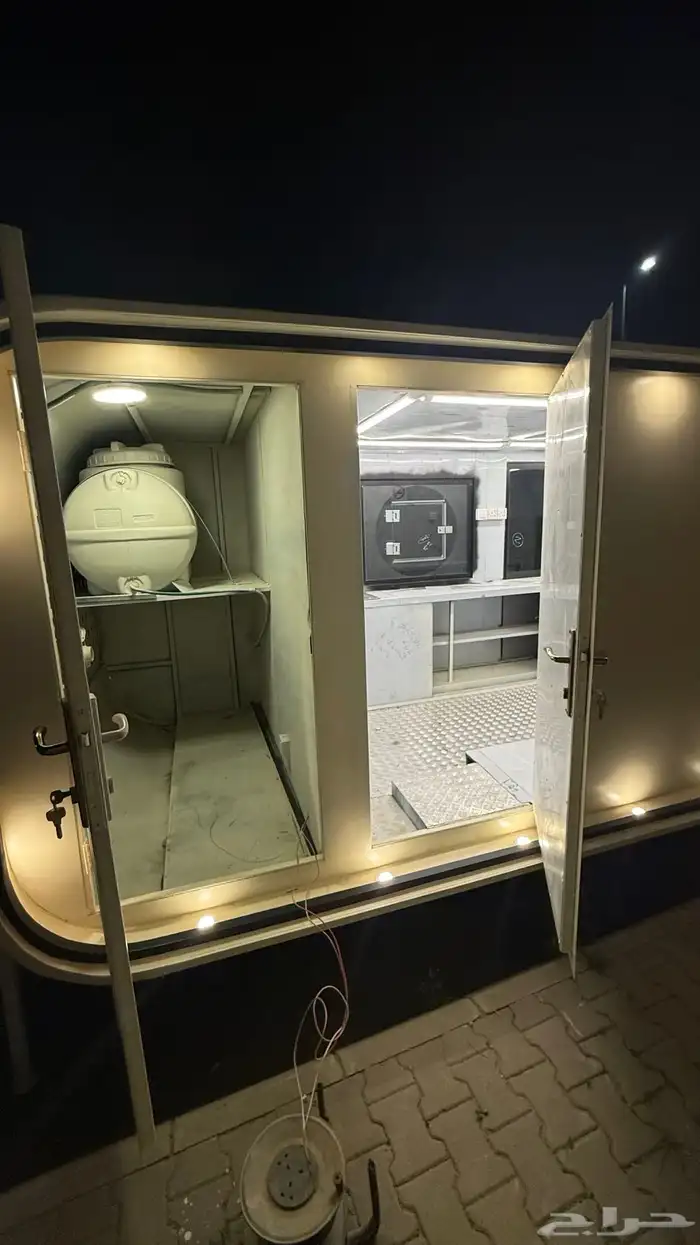 فودترك للبيع 5متر في 2.5 4