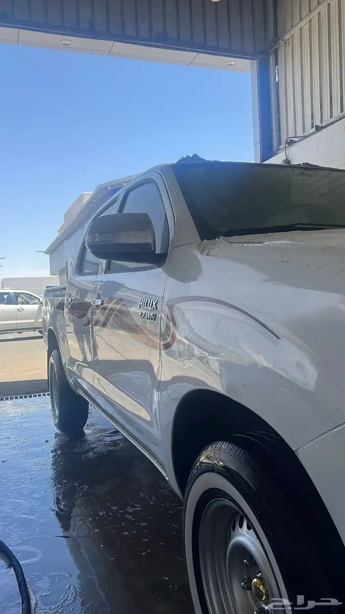 السلام عليكم اعرض لكم هايلوكس موديل 2013 3