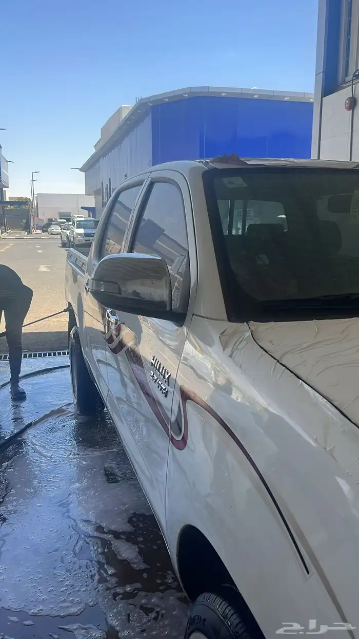 السلام عليكم اعرض لكم هايلوكس موديل 2013 4