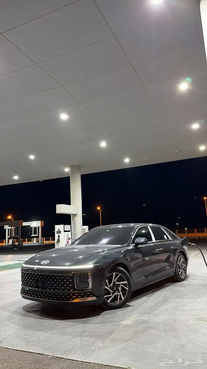 ازيرا 2025 للتقبيل بدون مقابل 0