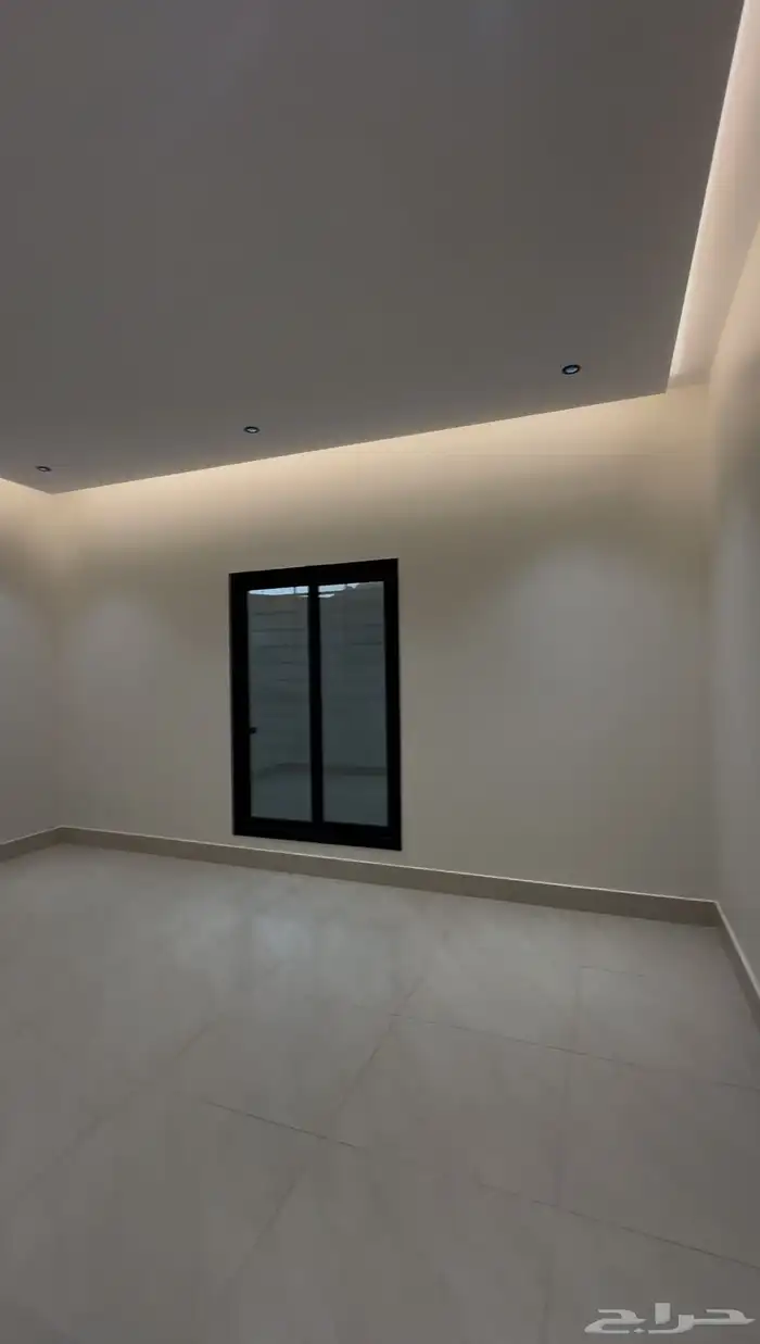 للبيع شقه علويه معها غرفه بالسطح بحى الحسام 16