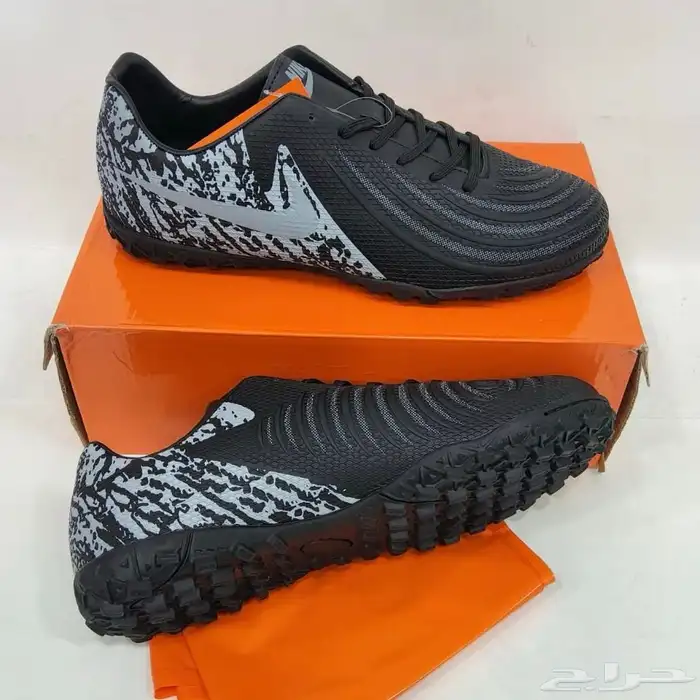 جزمة كورة إيطالية لونين (أسود   رمادي)   عرض ب 67 ريال فقط 1