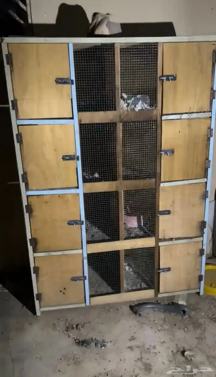 محكر حمام خشب نظيف 8 خانات ما فيه اي عيوب 2