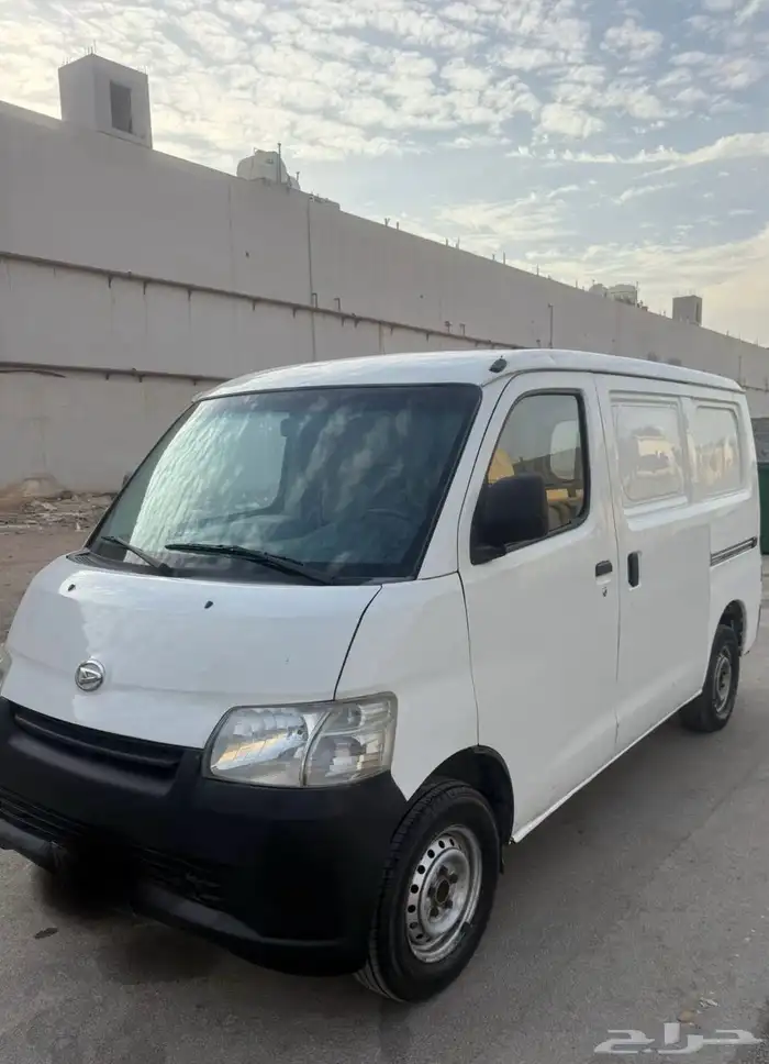 فان دايهاتسو 2012 1