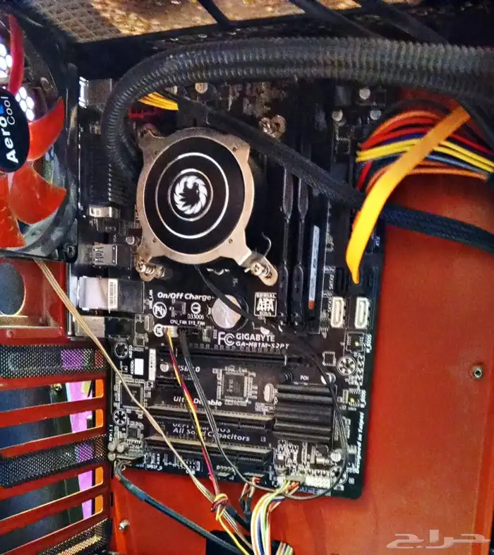 مذربورد بي سي للبيع مع القطاع كامل 1