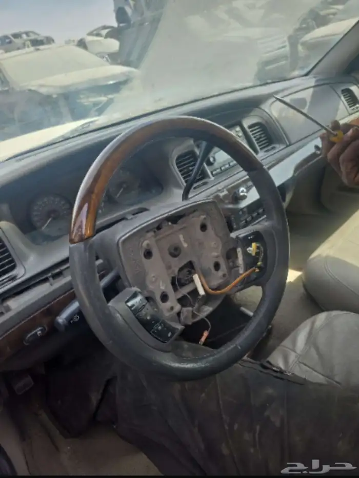 طارة ومسطرة فورد ماركيز 2010 0