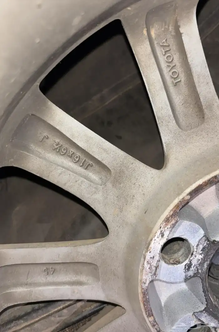 ثنتين جنوط كامري 2011 وكاله 1