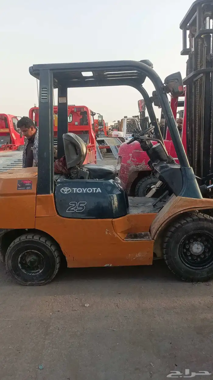 ايجار فوركلفت ومرلو GCB كرينات سيزر لفت للايجار الشهري واليو 0