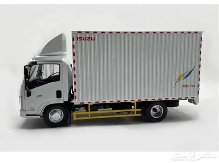 مجسم دينه isuzu 4