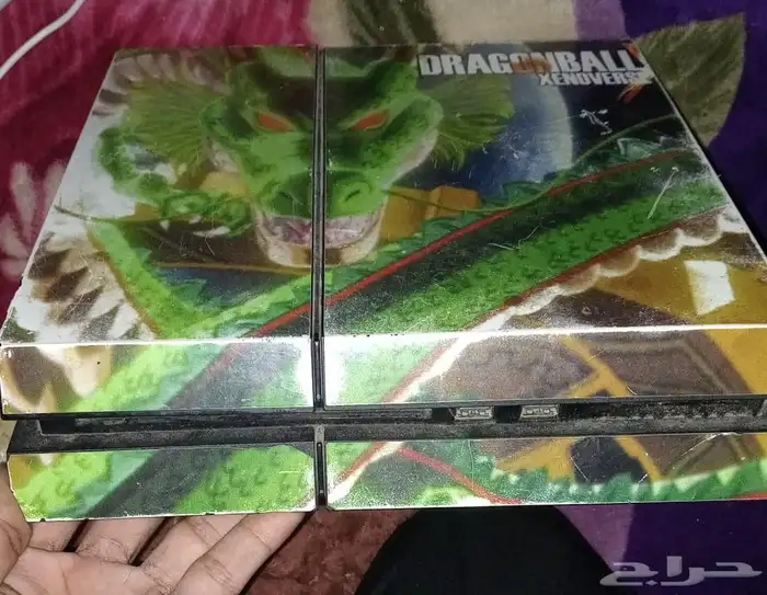 سوني 4 معه يدتين اصليه وملحقاته 4