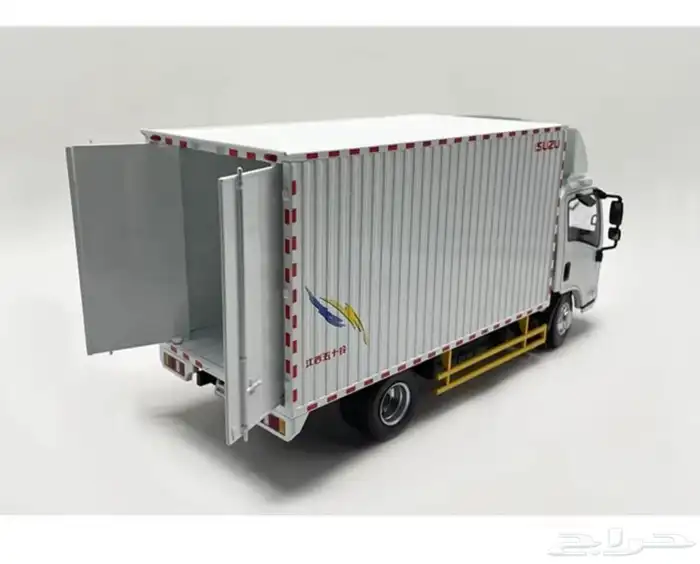 مجسم دينه isuzu 3