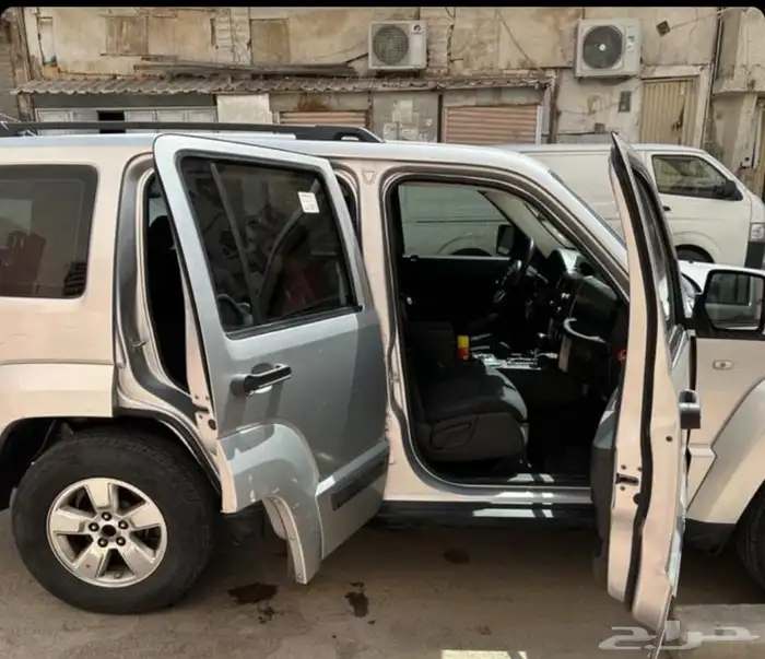 سيارة ليبرتي 2012 للبيع 3