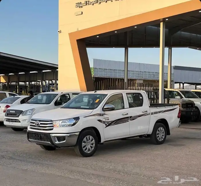 تويوتا هايلوكس GL 2025 1