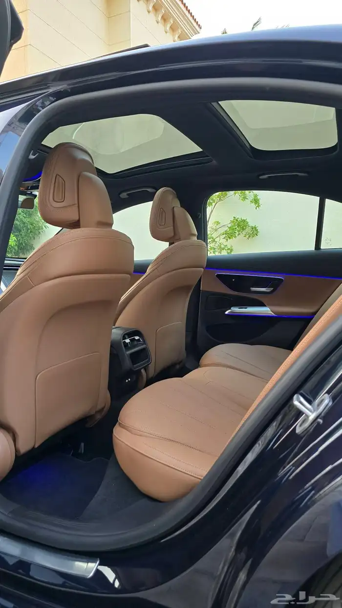 مرسيدس E200 موديل 2024 العداد 12 ألف كيلو فقط 20