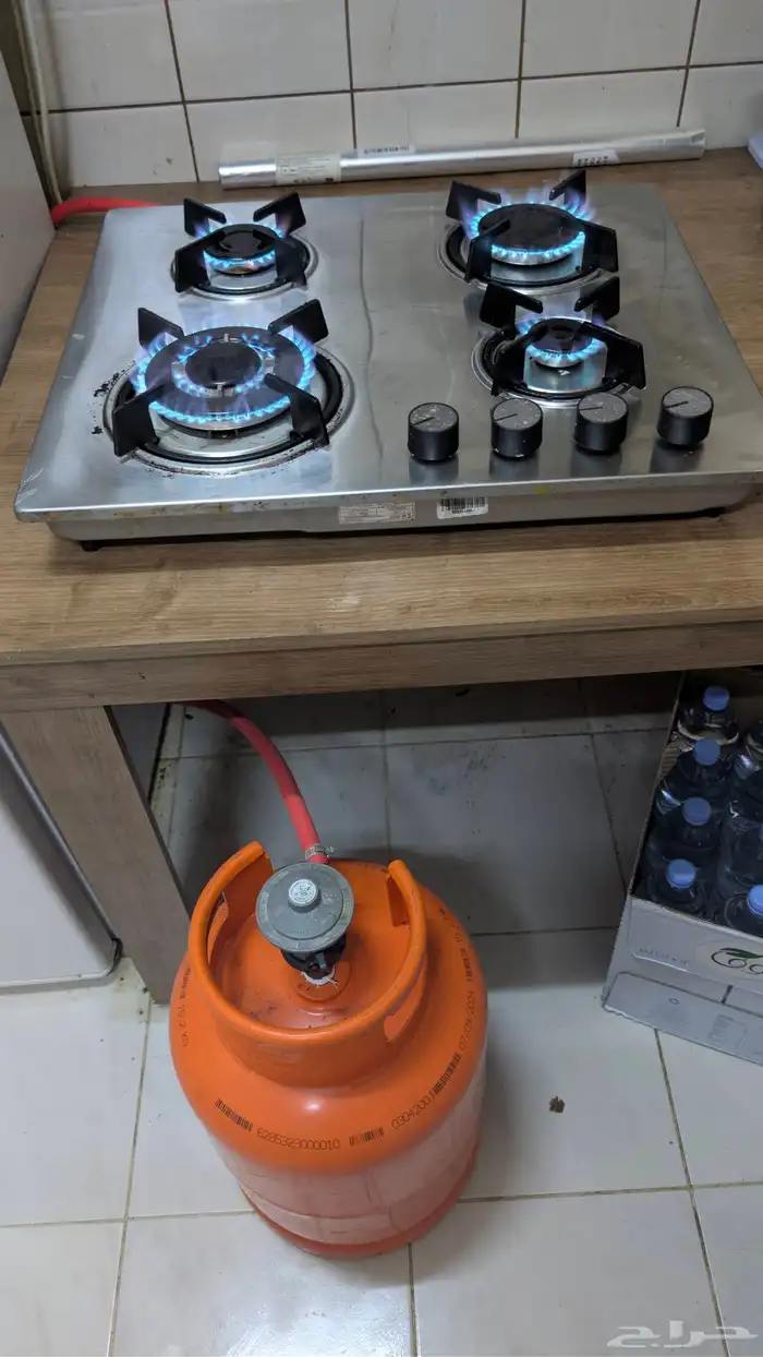 سطح غاز 4 عيون نظيف مع انبوبة السعر 400 0