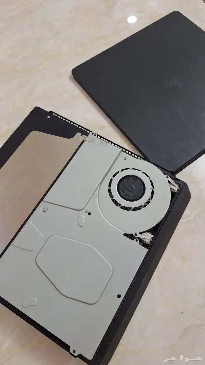 بليستيشن 4sleam مساحه 800g ناادر استعمال نضيف السعر 650 ريال 3