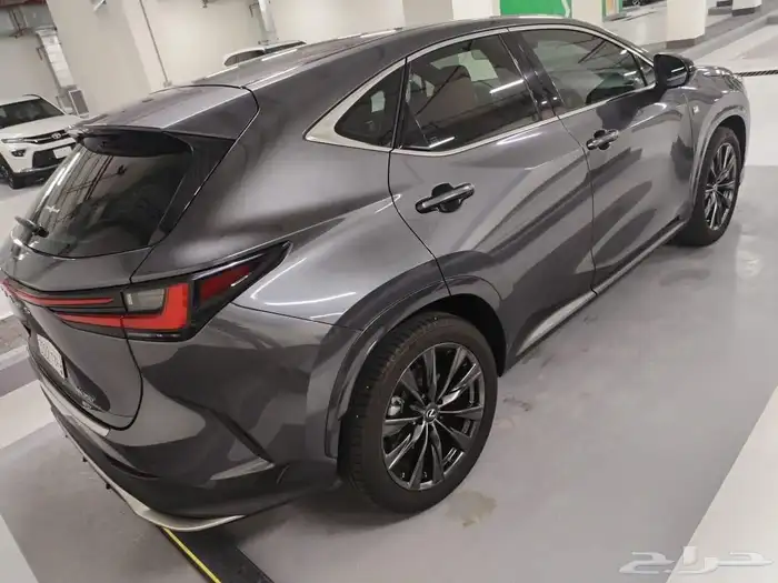 لكزس NX F 2022 2