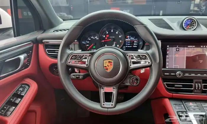 بورش ماكان 2021 12