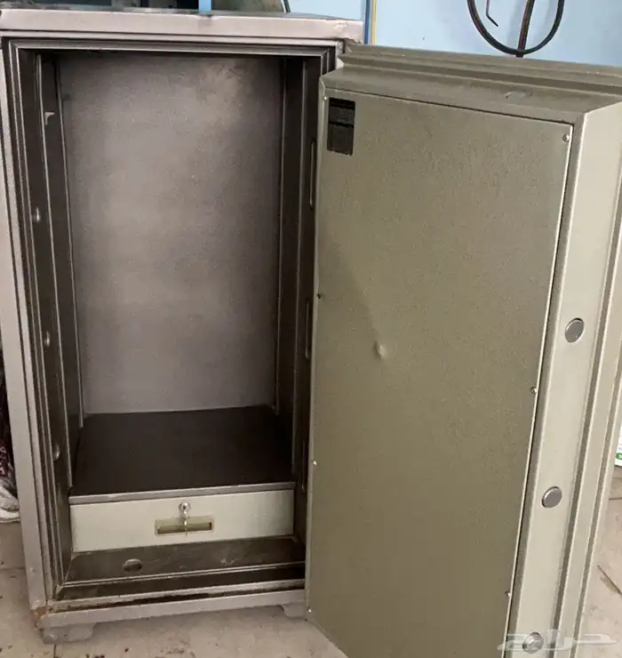 خزنة للبيع ممتازه جدا 1