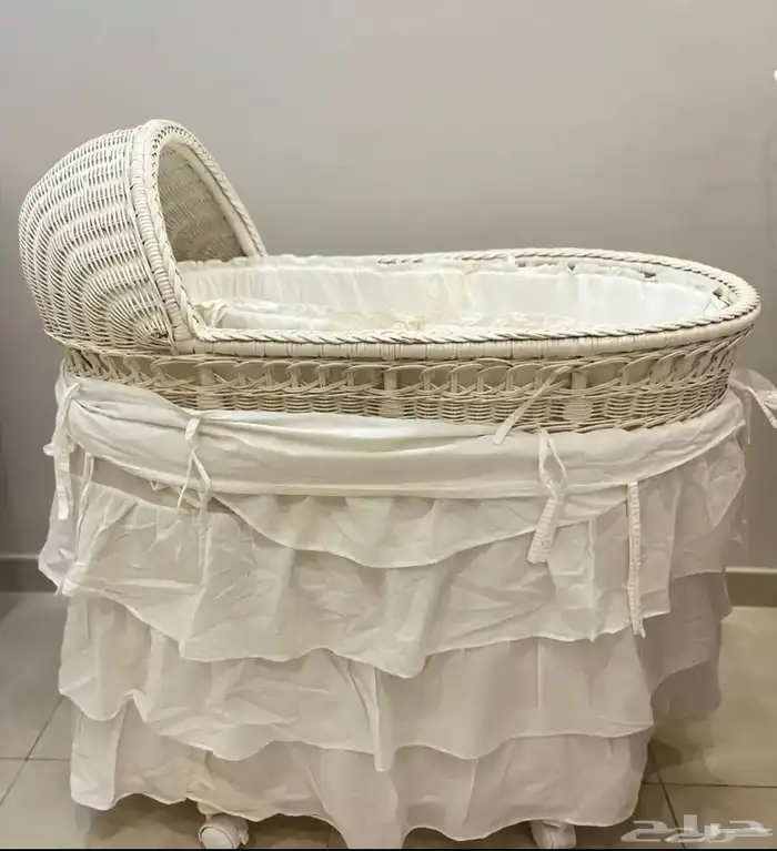 سرير أطفال من بوتري بارن- Baby crib from Pottery Barn 5