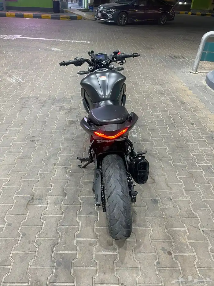 دباب ريس سوزوكي 250 cc موديل 2021 ومعاه خوذتين واغراض 2