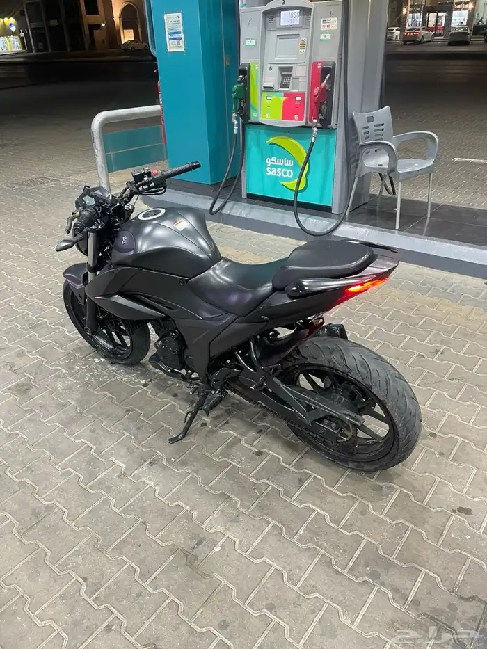 دباب ريس سوزوكي 250 cc موديل 2021 ومعاه خوذتين واغراض 3
