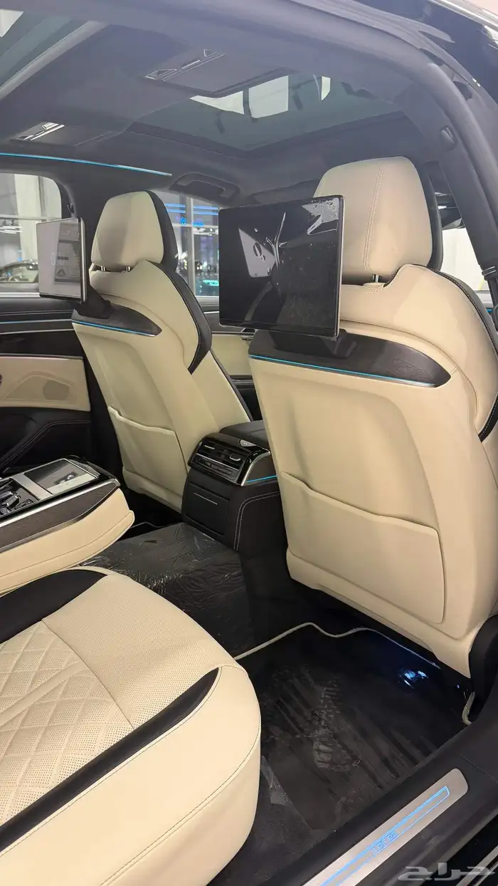 Audi A8L kingdom Edition 1of 93 14