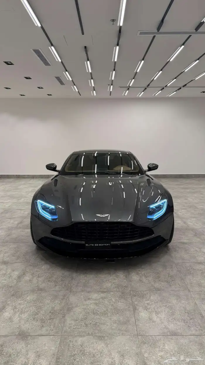 Aston Martin DB11 1
