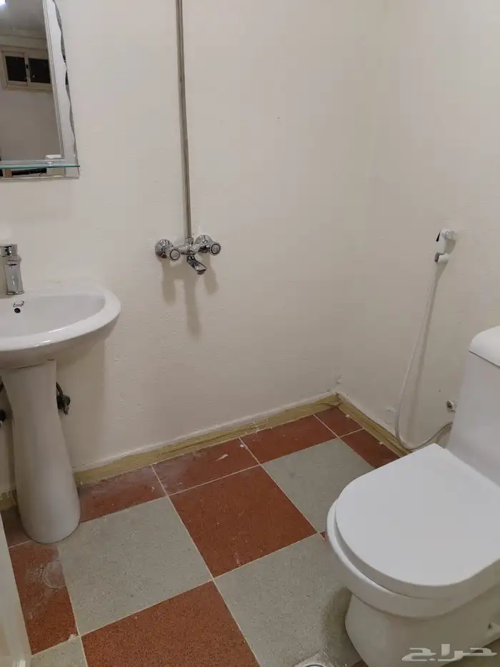 غرفة على الشارع 500 ريال 5