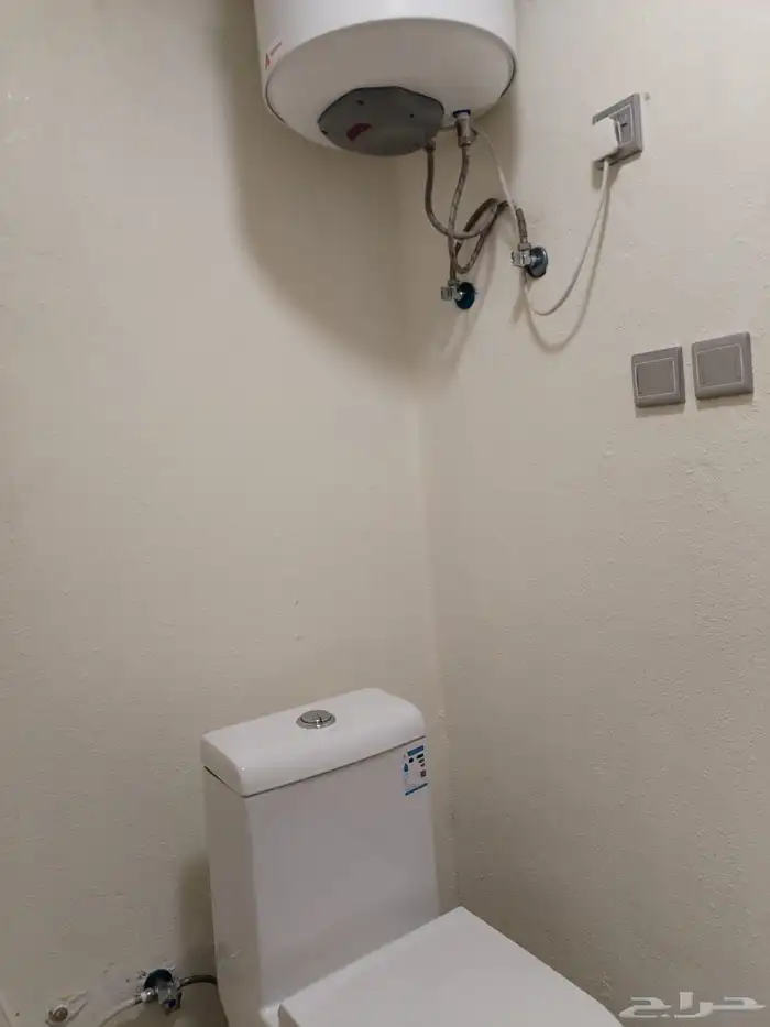 غرفة على الشارع 500 ريال 1