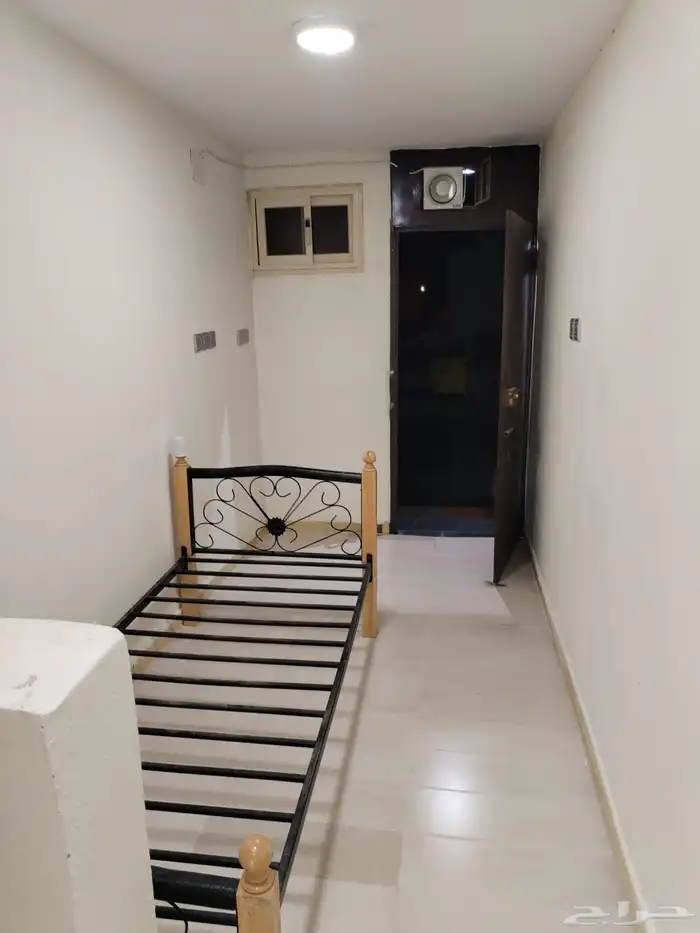 غرفة على الشارع 500 ريال 0