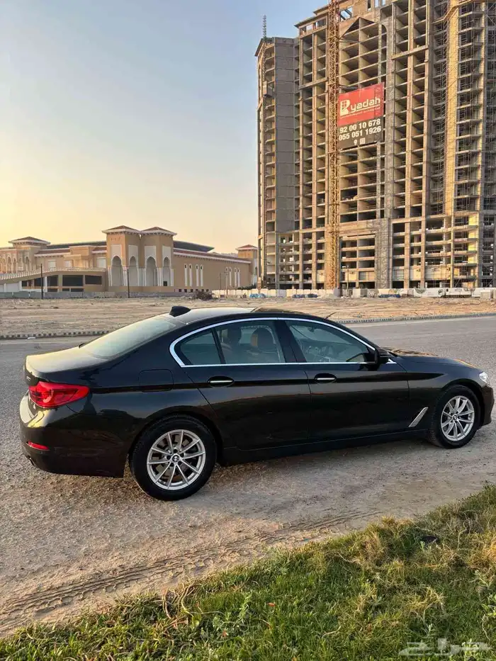 بي ام 2018 فئة 520i 5
