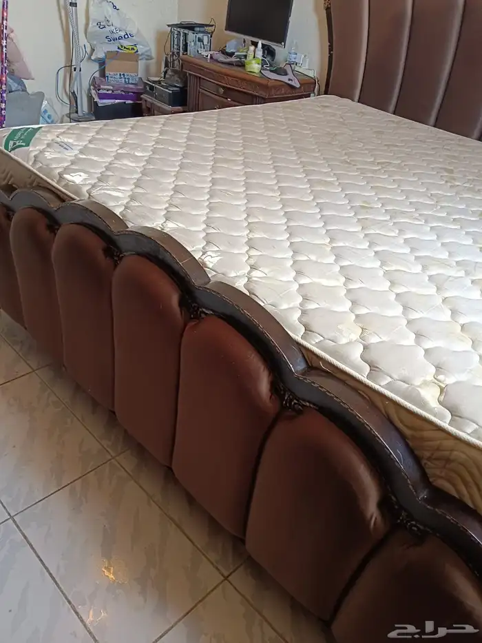 سرير كبير مع المرتبه 3