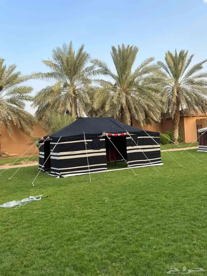 يوجد لدينة جميع انواع بيوت الشعر والخيام 1