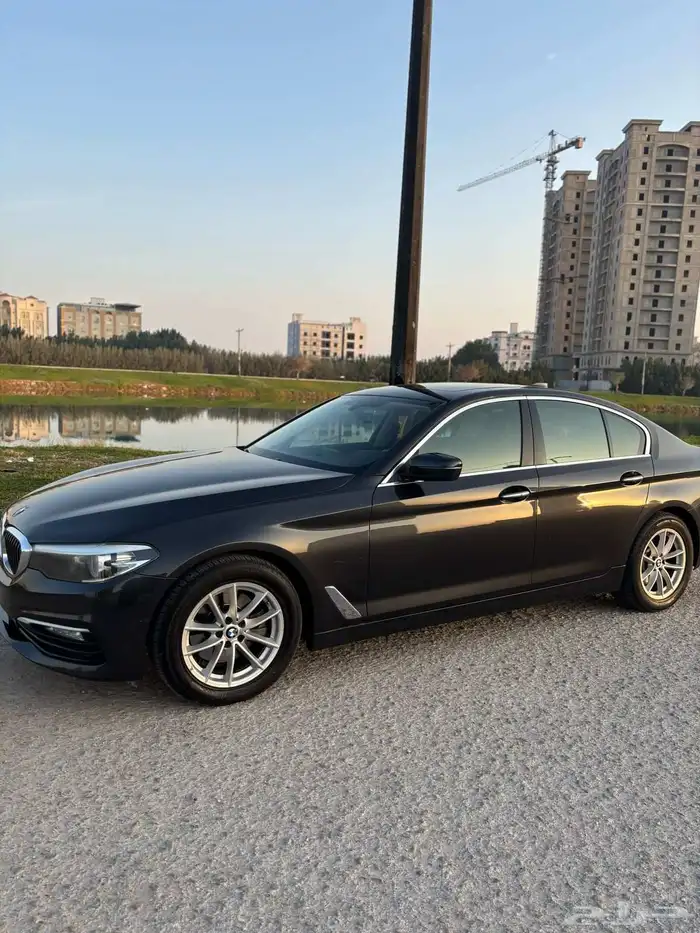 بي ام 2018 فئة 520i 6