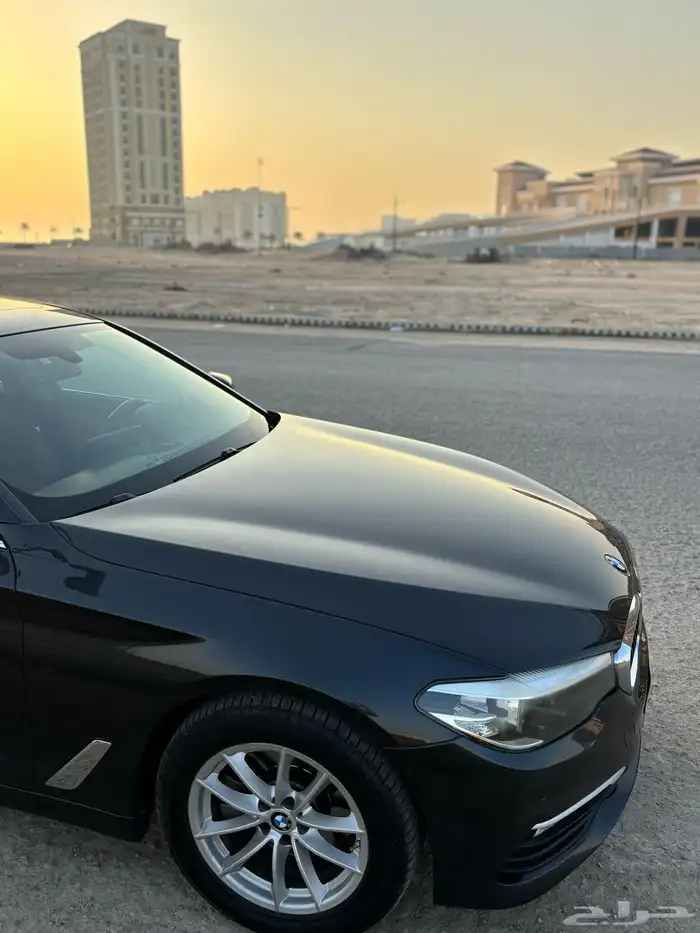 بي ام 2018 فئة 520i 4