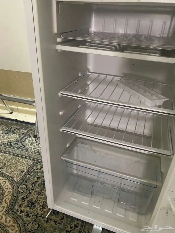 ثلاجه صغيره   ميكرويف 700w   شاشة سامسونج 32سمارت شبه جديدة 2