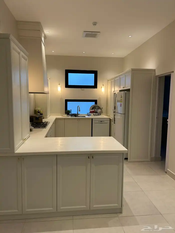 شقة مودرن للايجار في حي قرطبه 4