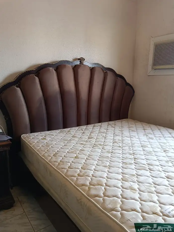 سرير كبير مع المرتبه 0