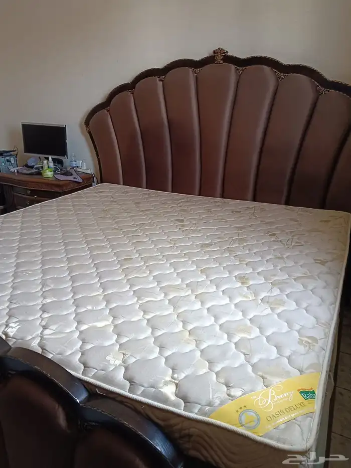 سرير كبير مع المرتبه 1